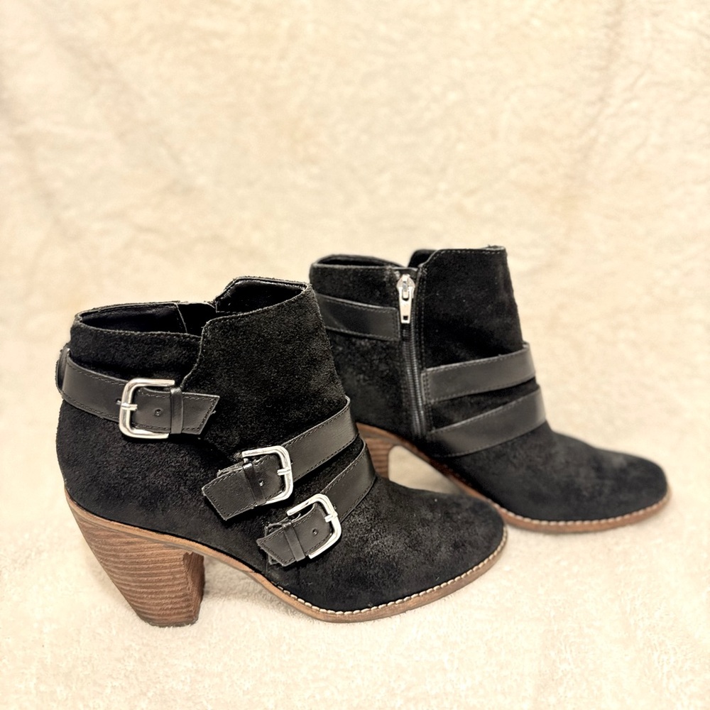 Dolce Vita Boots Womens 8.5 Ankle Booties Heels Casual Black Suede Zip Buckle